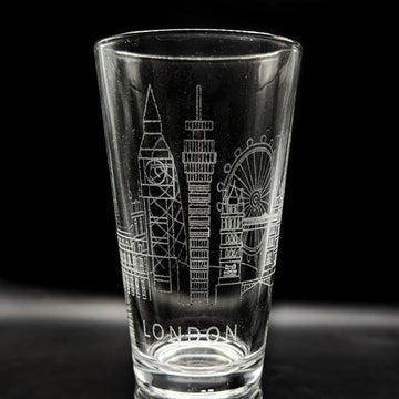 LONDON SKYLINE Pint glass